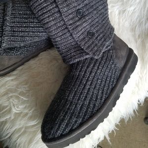 UGG BOOTS AUTHENTIC